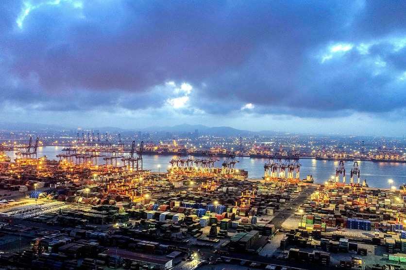 2023年12月,山东港口青岛港前湾港区照明亮化设施智能化控制 2023年12月,山东港口青岛港前湾港区照明亮化设施智能化控制